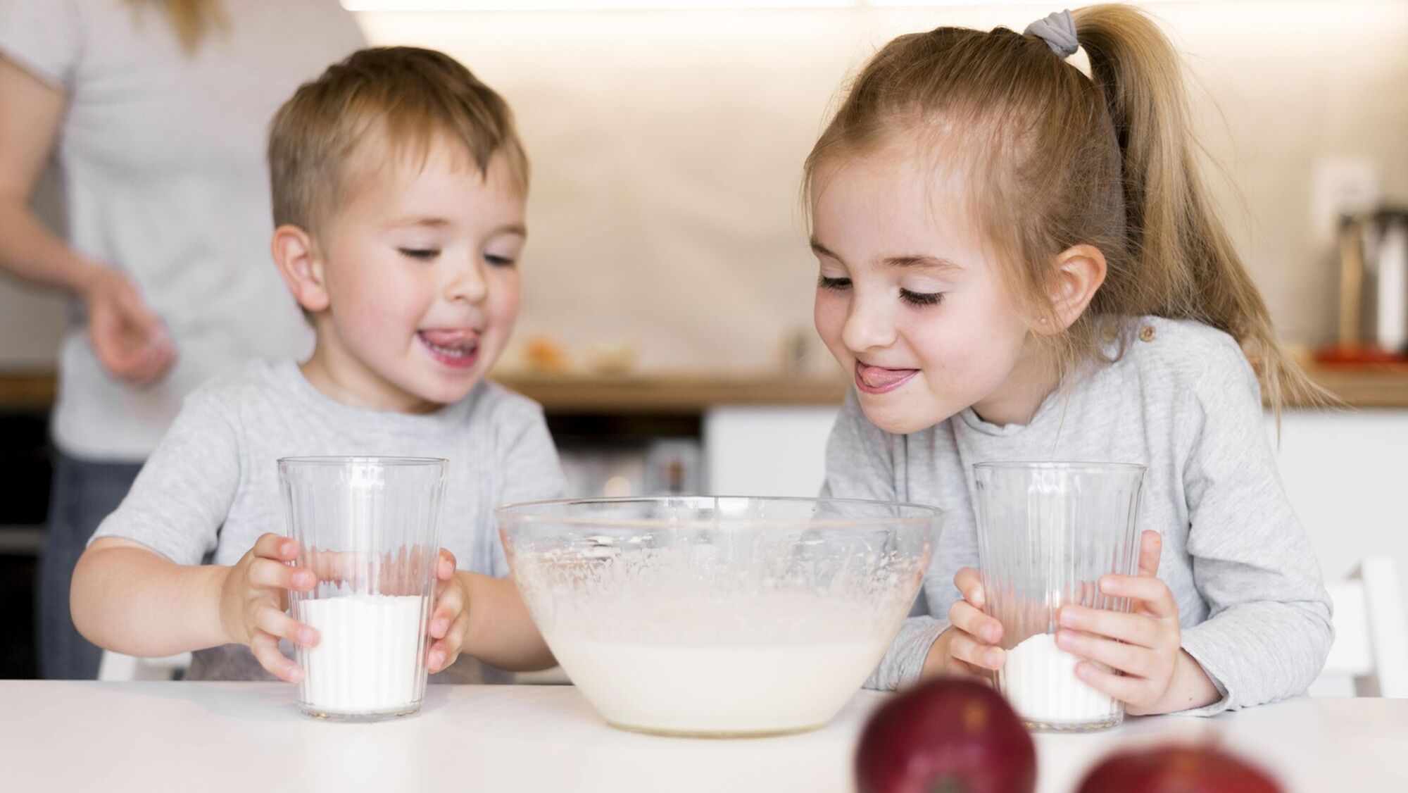 La via del latte, fra tradizione e futuro: esplora il rapporto tra bambini e adolescenti con un alimento universale